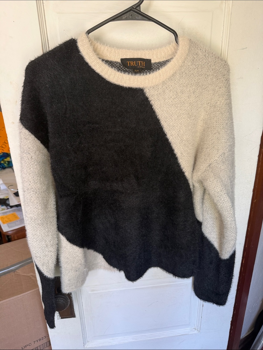 Truth Black & Cream Fuzzy Colorblock Crew Neck Sweater